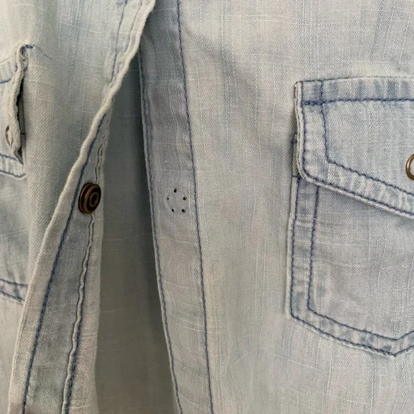 🍒 Arizona denim blue embroidered button-up shirt top - Picture 6 of 6